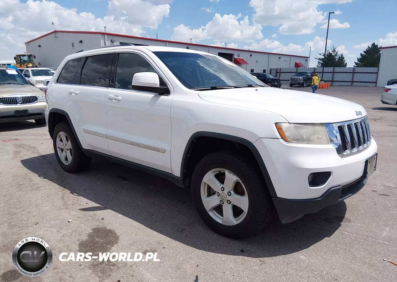 2013 Jeep Grand Cherokee Laredo VIN:1C4RJFAT3DC571406 - 1