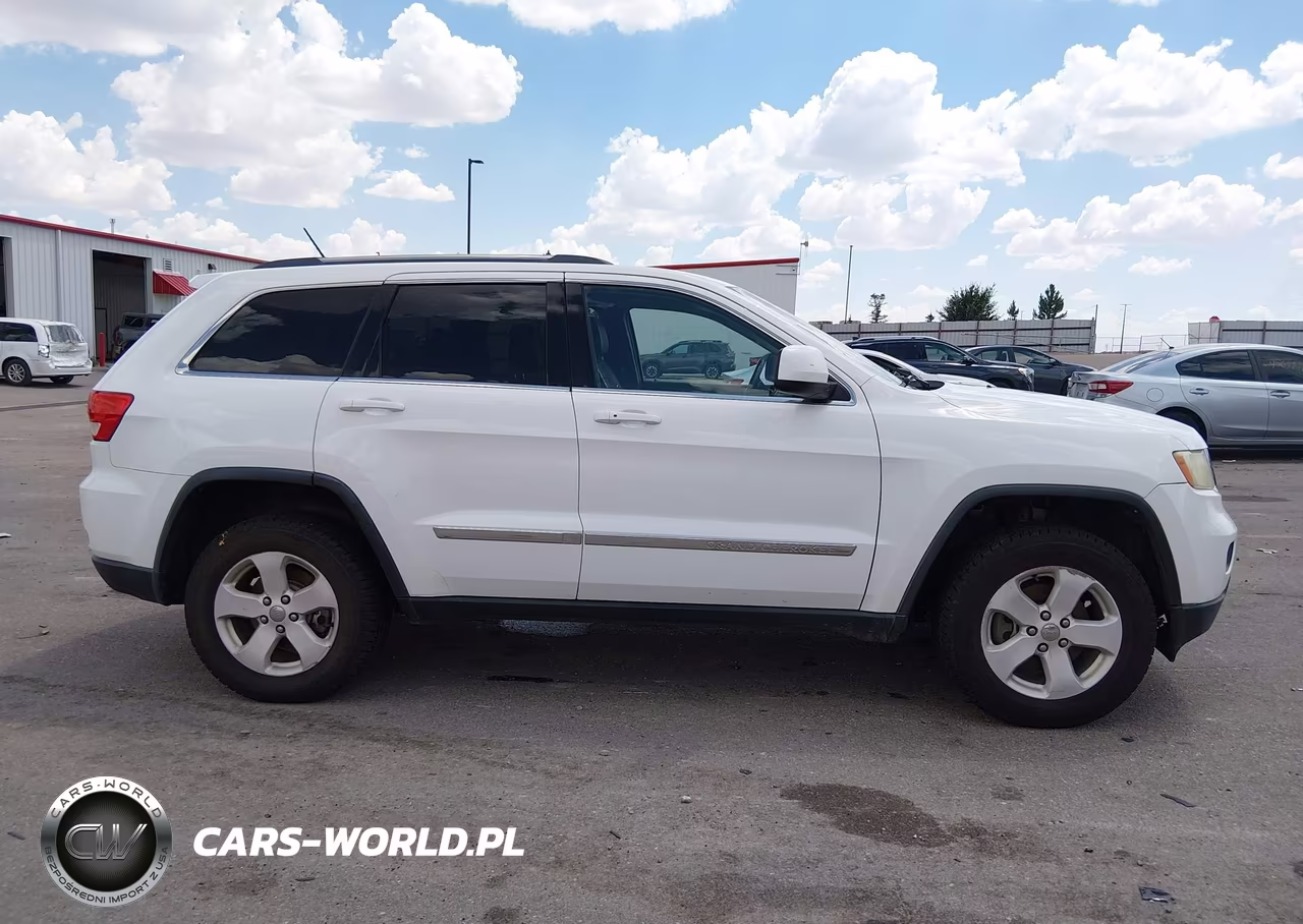 2013 Jeep Grand Cherokee Laredo VIN:1C4RJFAT3DC571406 - 13