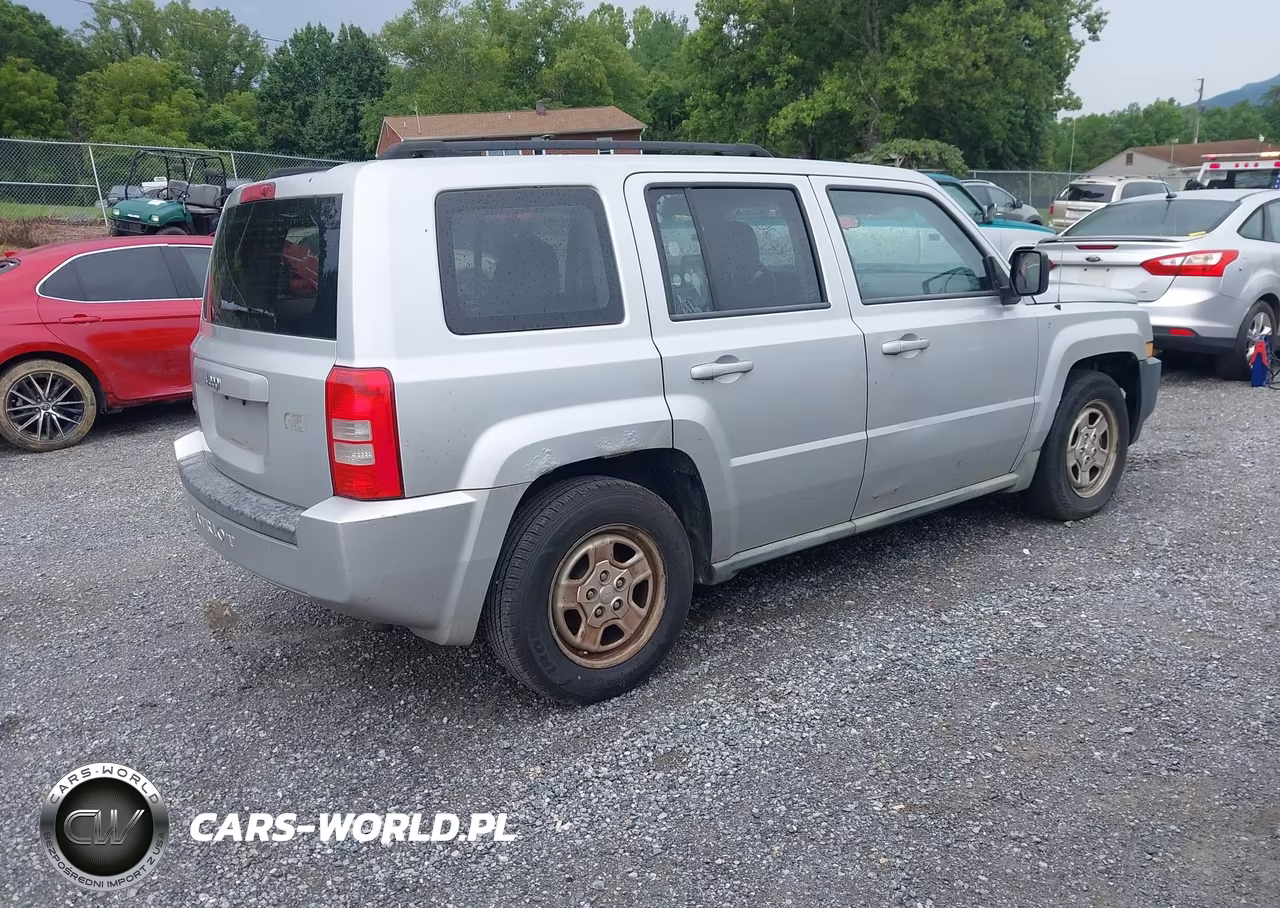 2010 Jeep Patriot Sport VIN:1J4NF2GB4AD551804 - 4