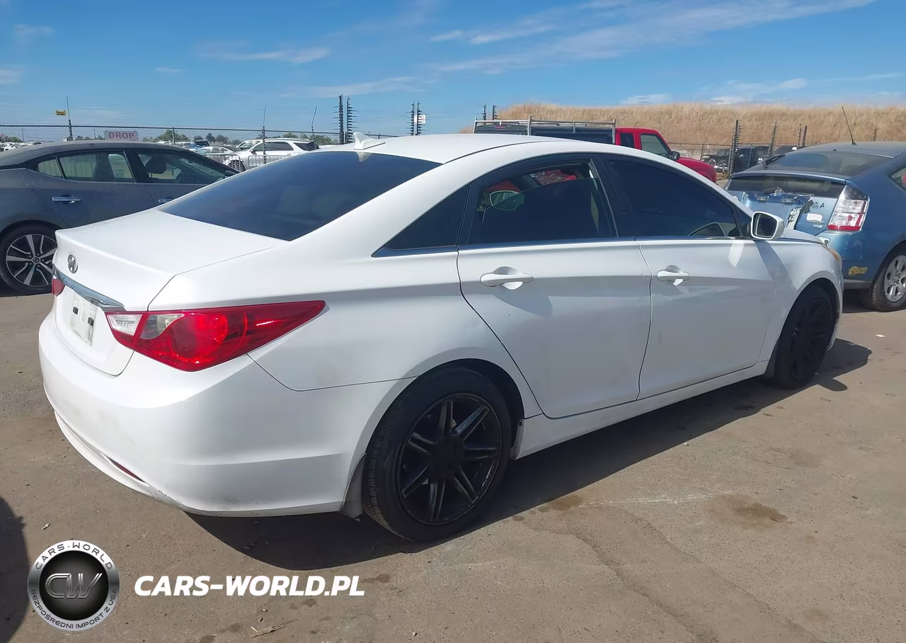 2011 Hyundai Sonata Gls VIN:5NPEB4AC1BH113008 - 4