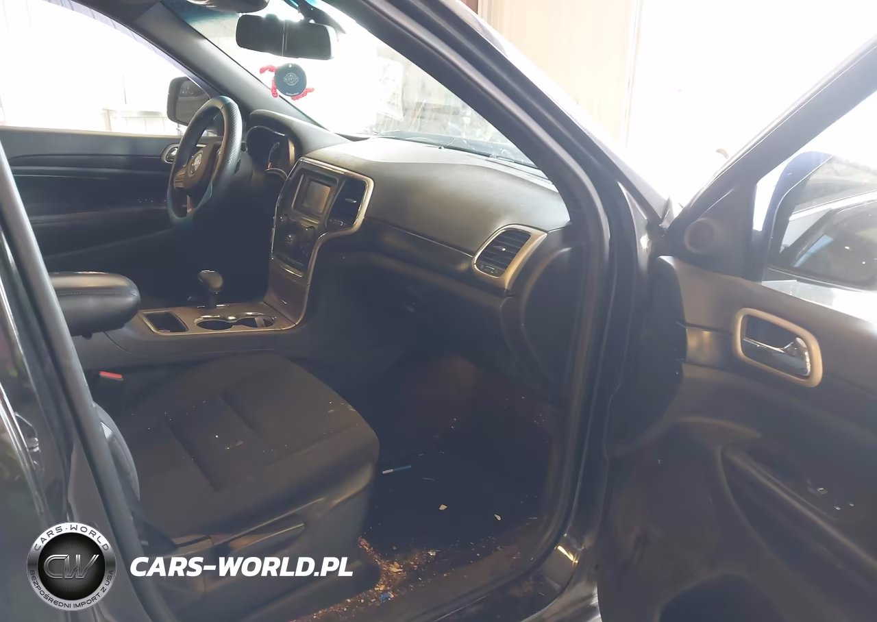 2014 Jeep Grand Cherokee Laredo VIN:1C4RJFAG2EC392343 - 5