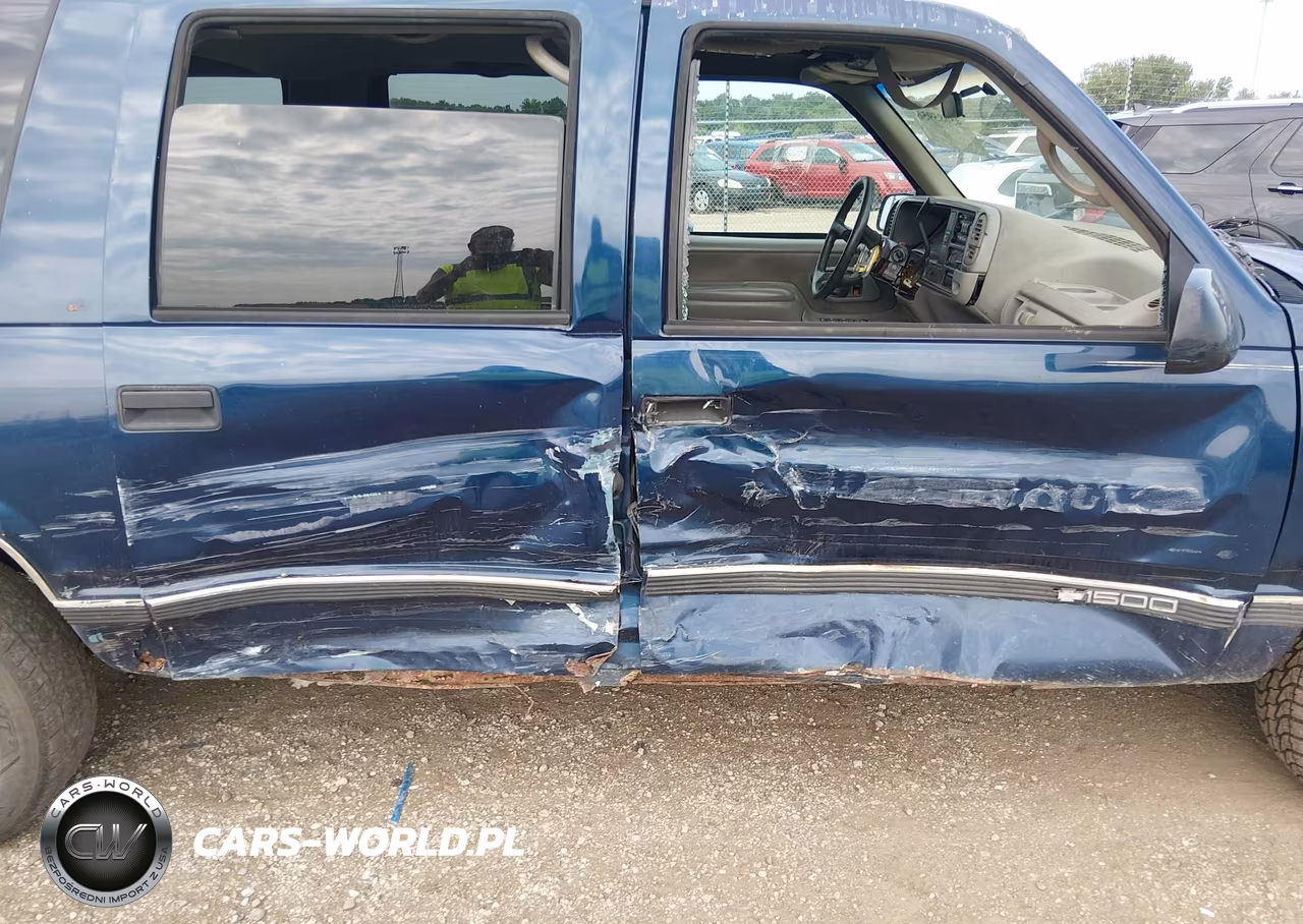 1995 Chevrolet Suburban C1500 VIN:1GNEC16K9SJ396865 - 6