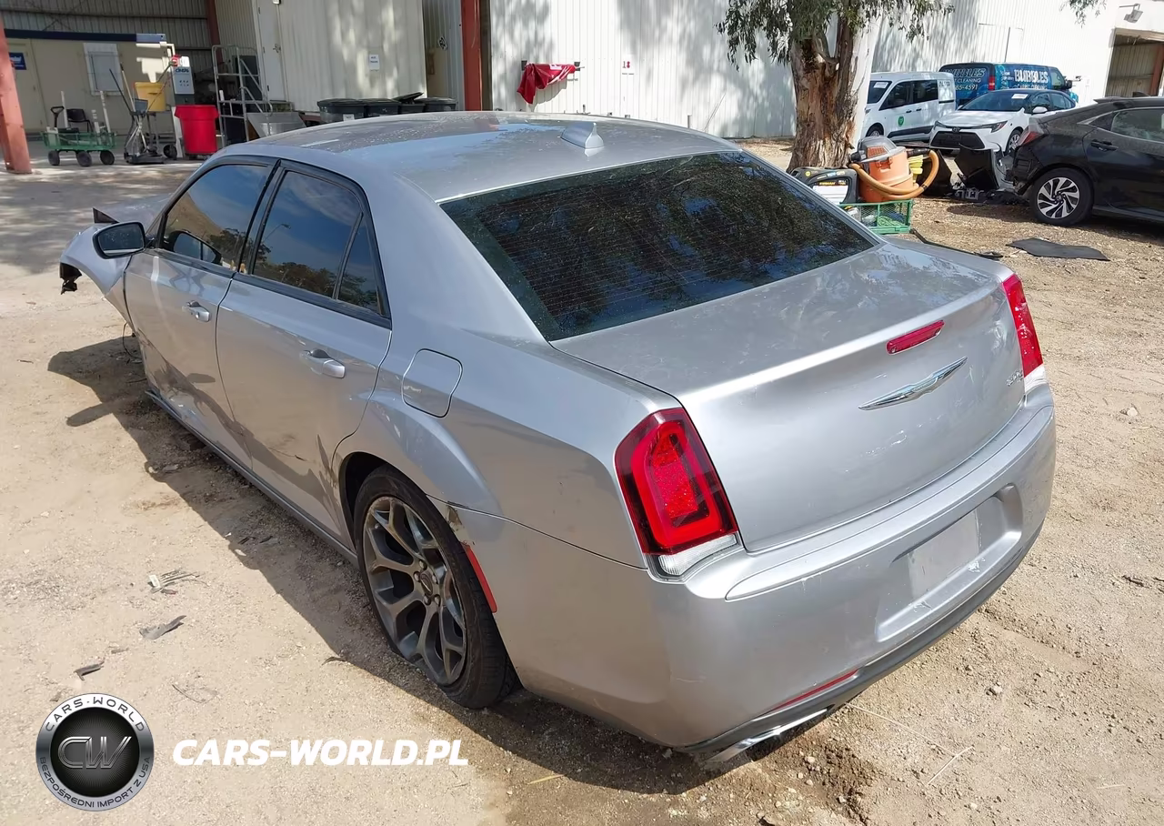 2018 Chrysler 300 300S VIN:2C3CCABG1JH214291 - 3
