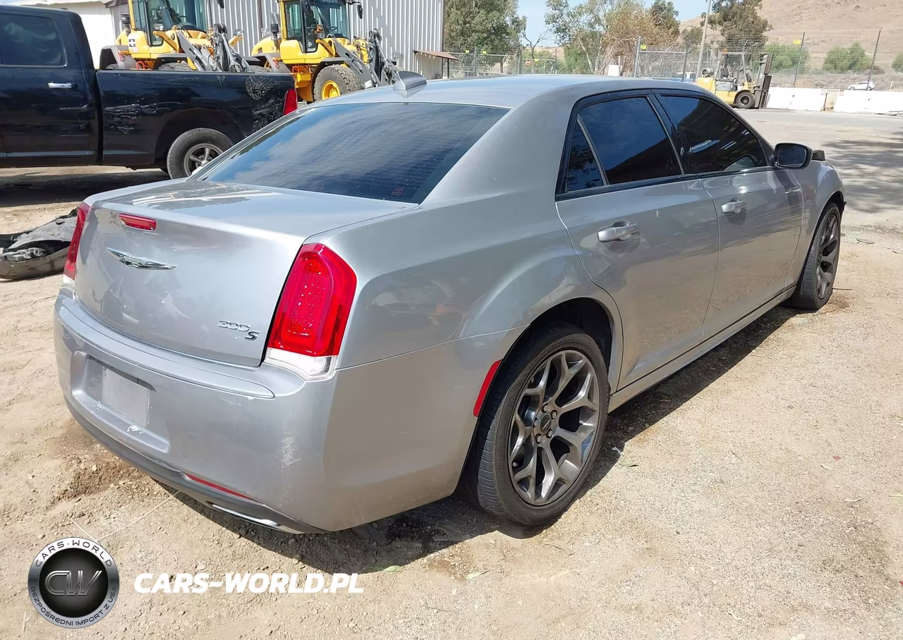 2018 Chrysler 300 300S VIN:2C3CCABG1JH214291 - 4