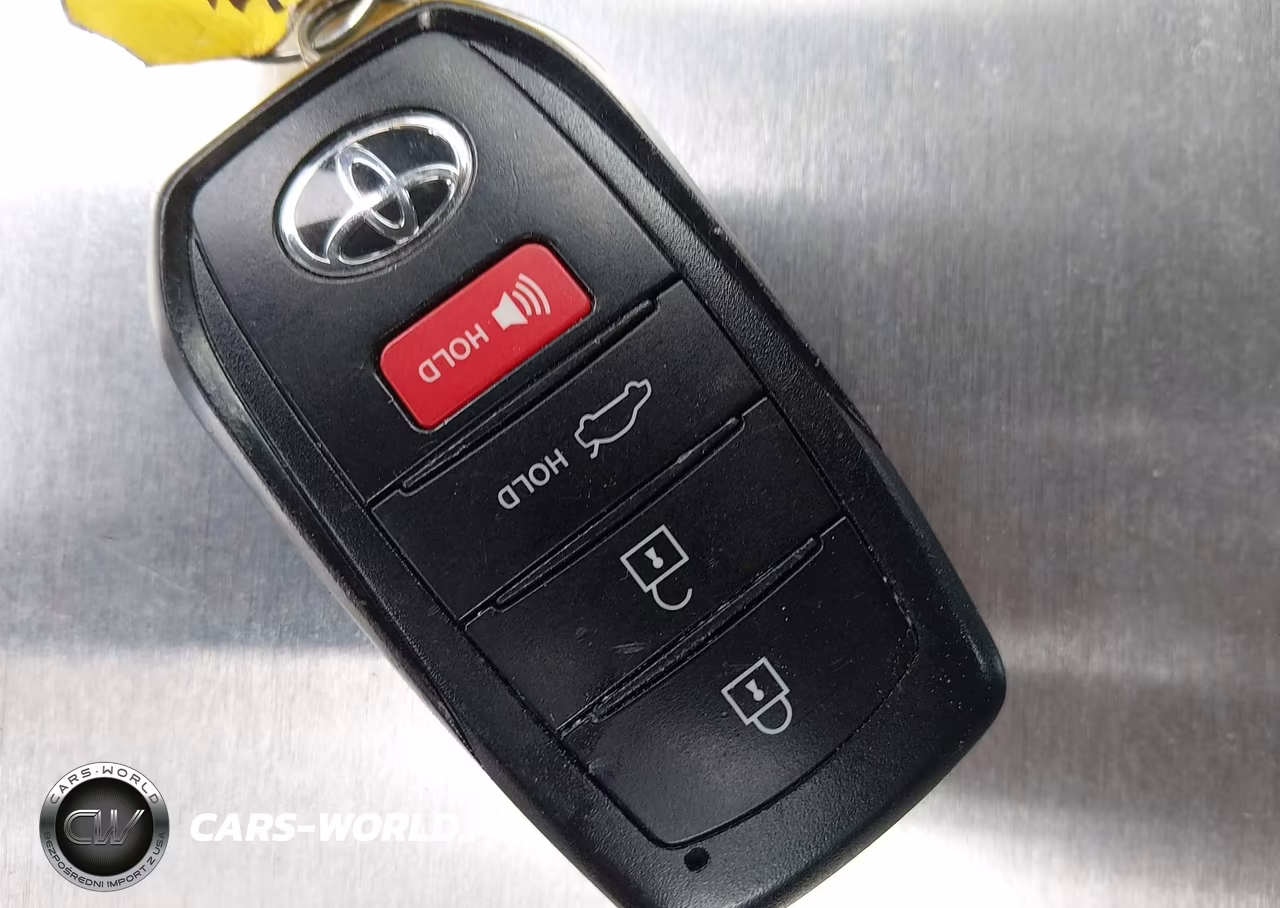 2026 Toyota Camry Le VIN:4T1DAACK3TU667672 - 11