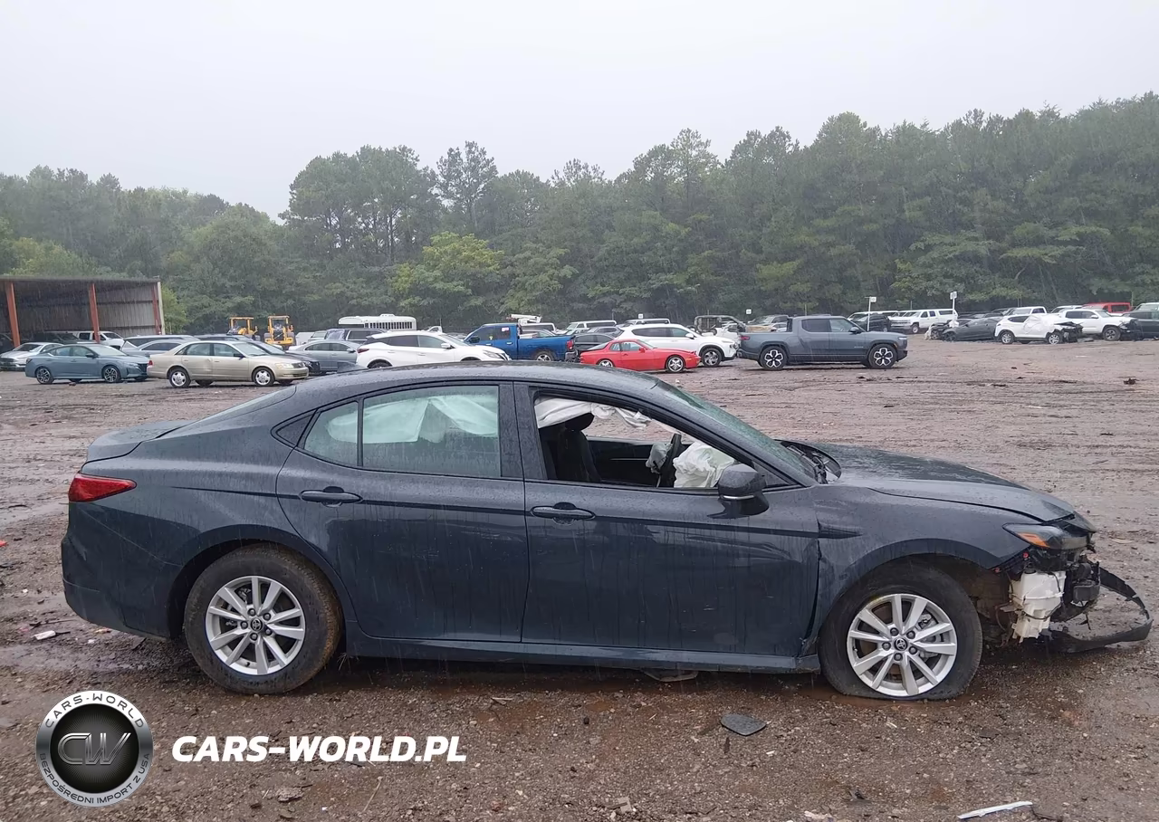 2026 Toyota Camry Le VIN:4T1DAACK3TU667672 - 13