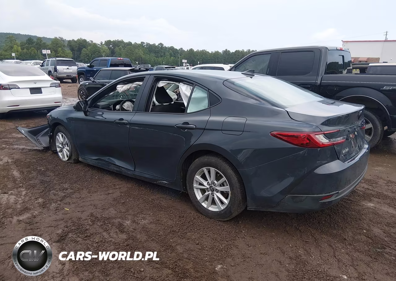 2026 Toyota Camry Le VIN:4T1DAACK3TU667672 - 3