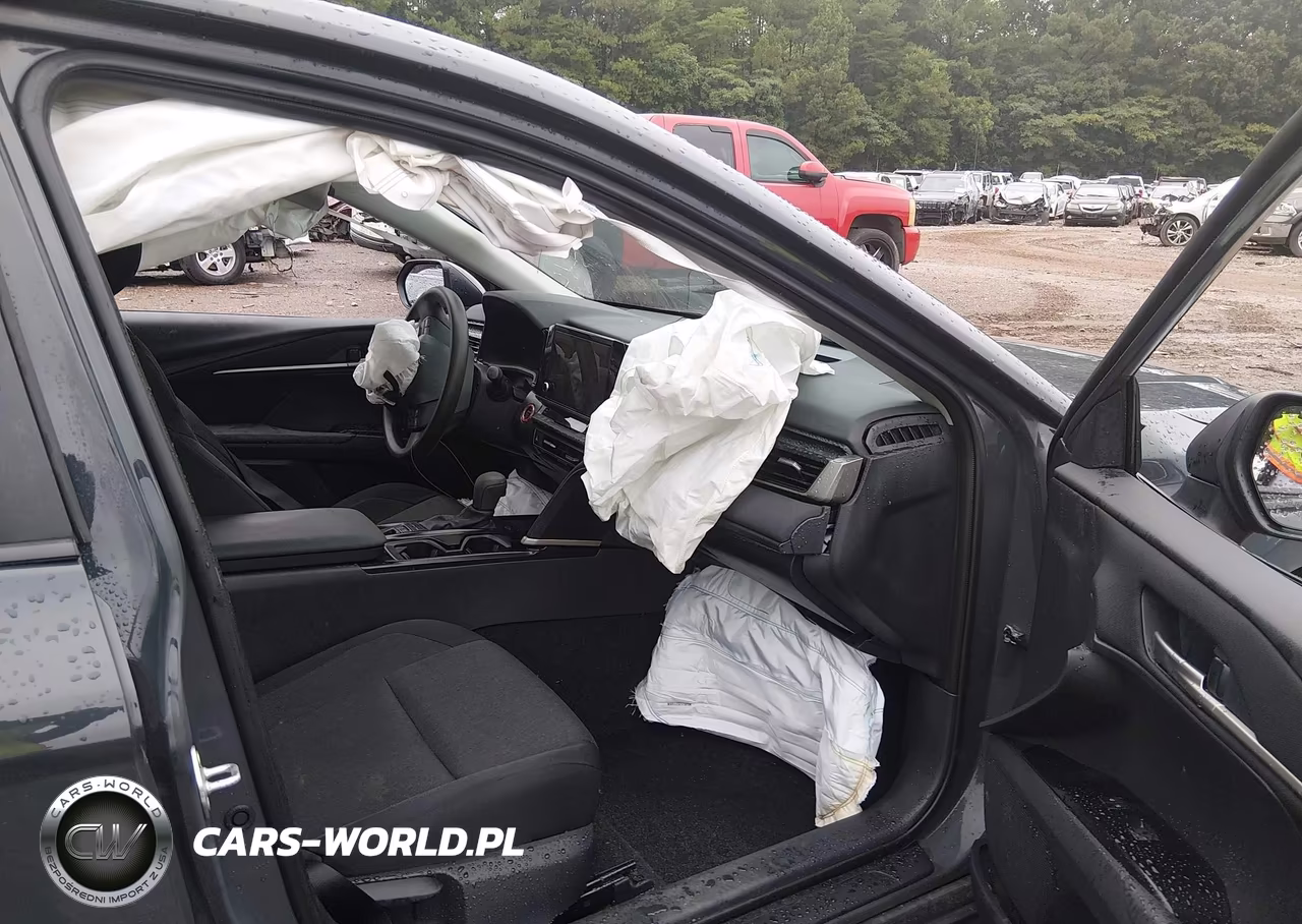 2026 Toyota Camry Le VIN:4T1DAACK3TU667672 - 5