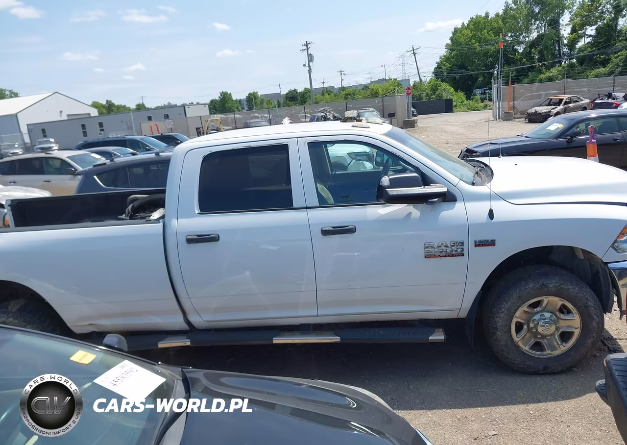 2017 Ram 2500 Tradesman 4X4 8' Box VIN:3C6UR5HJ9HG600922 - 14