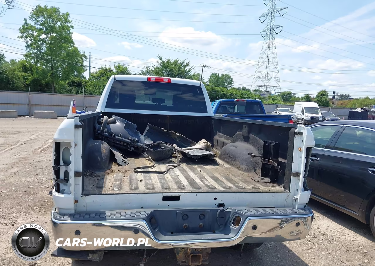 2017 Ram 2500 Tradesman 4X4 8' Box VIN:3C6UR5HJ9HG600922 - 17
