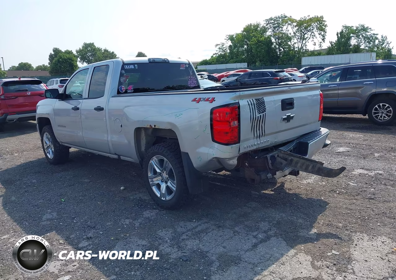 2018 Chevrolet Silverado 1500 Custom VIN:1GCVKPECXJZ377959 - 3