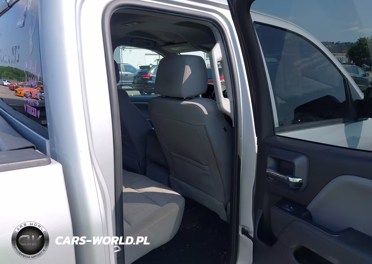 2018 Chevrolet Silverado 1500 Custom VIN:1GCVKPECXJZ377959 - 8