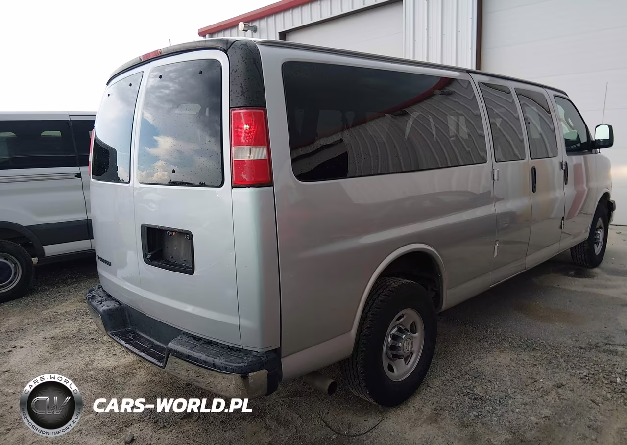 2017 Chevrolet Express 3500 Lt VIN:1GAZGPFG7H1301041 - 4