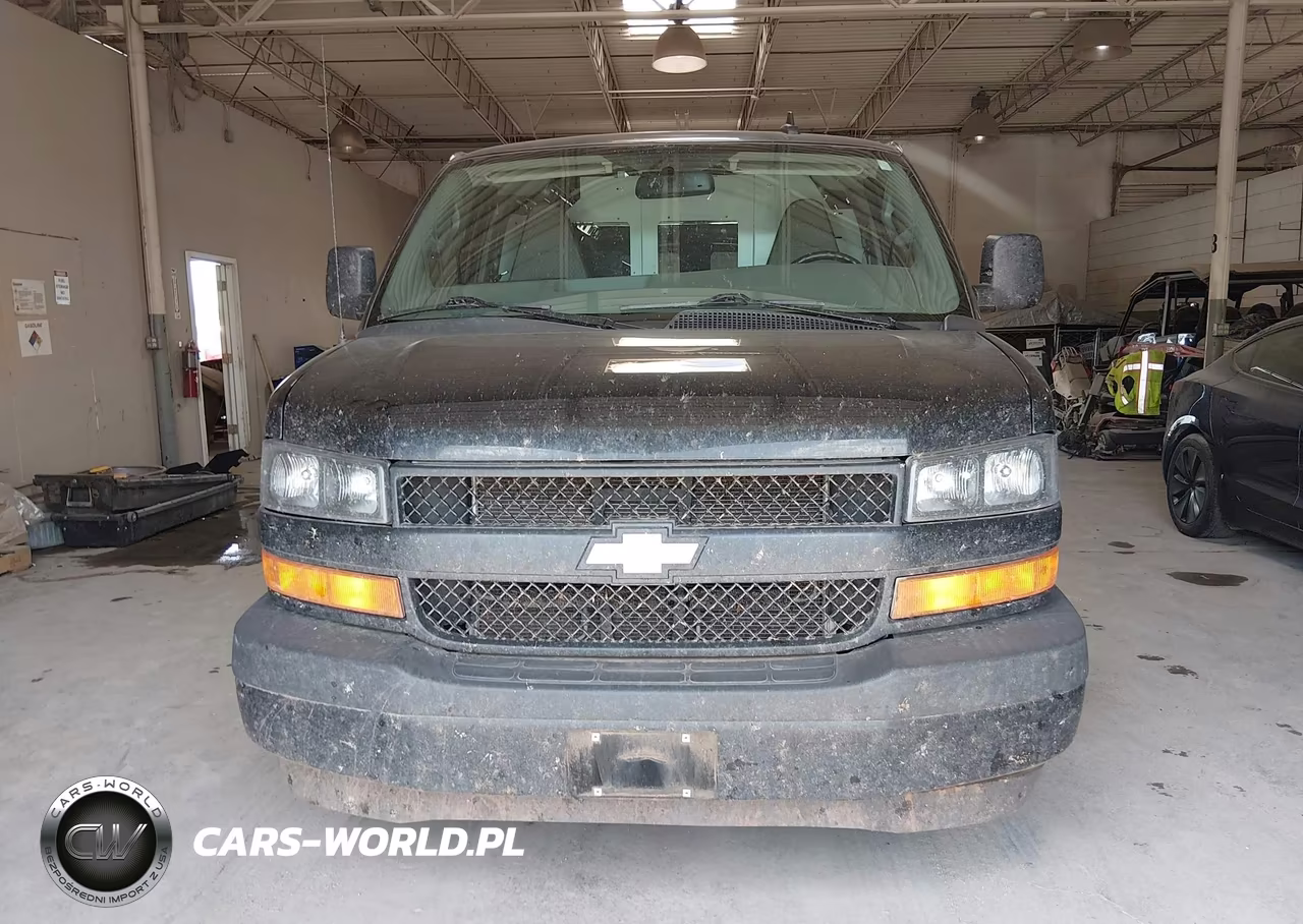 2018 Chevrolet Express 2500 Work Van VIN:1GCWGBFG0J1273201 - 18