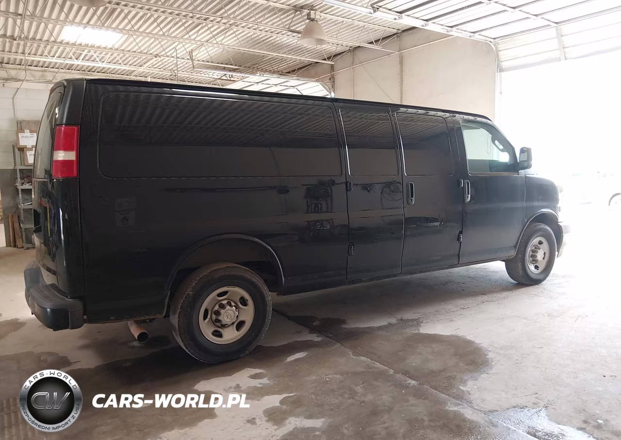 2018 Chevrolet Express 2500 Work Van VIN:1GCWGBFG0J1273201 - 19