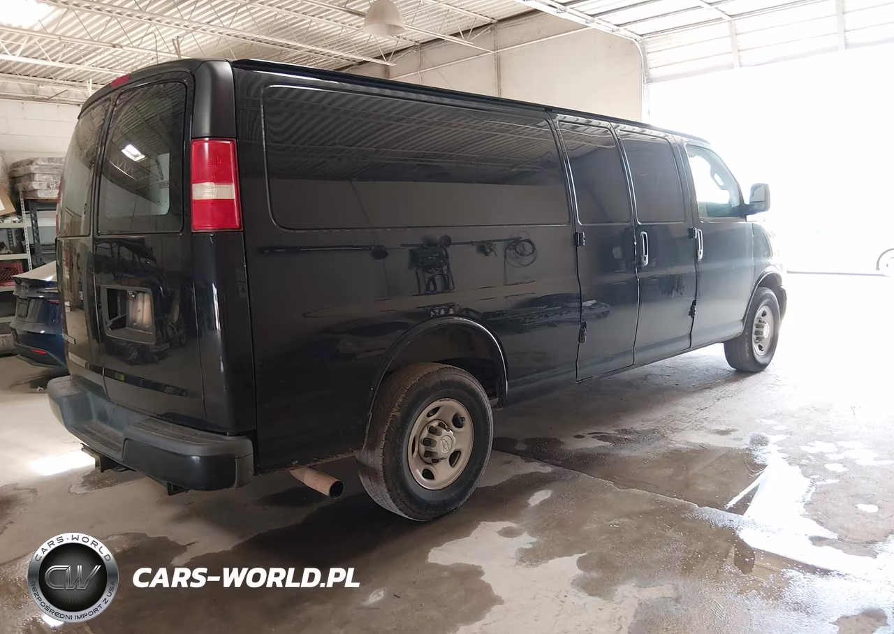 2018 Chevrolet Express 2500 Work Van VIN:1GCWGBFG0J1273201 - 4