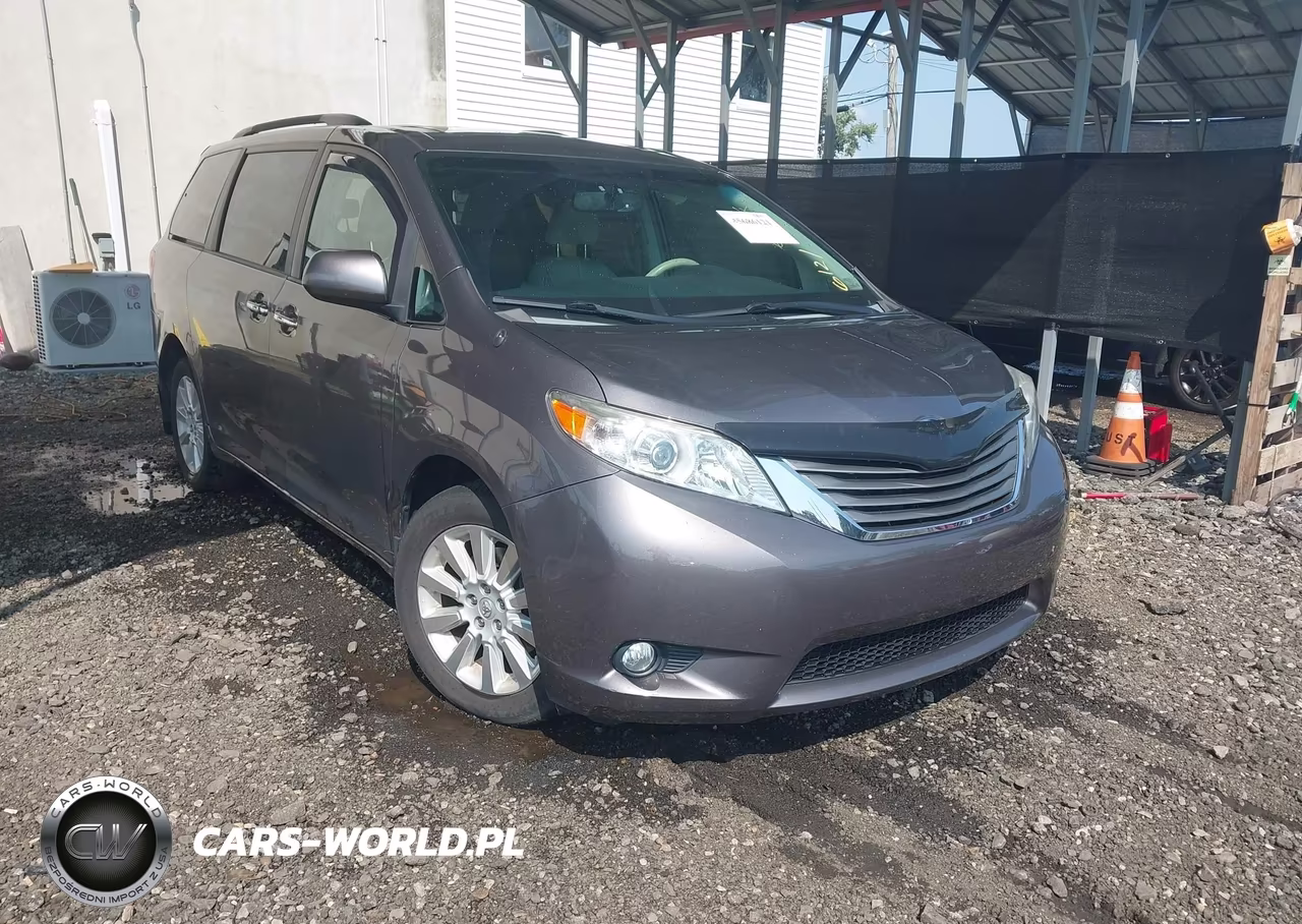 2014 Toyota Sienna Xle 7 Passenger