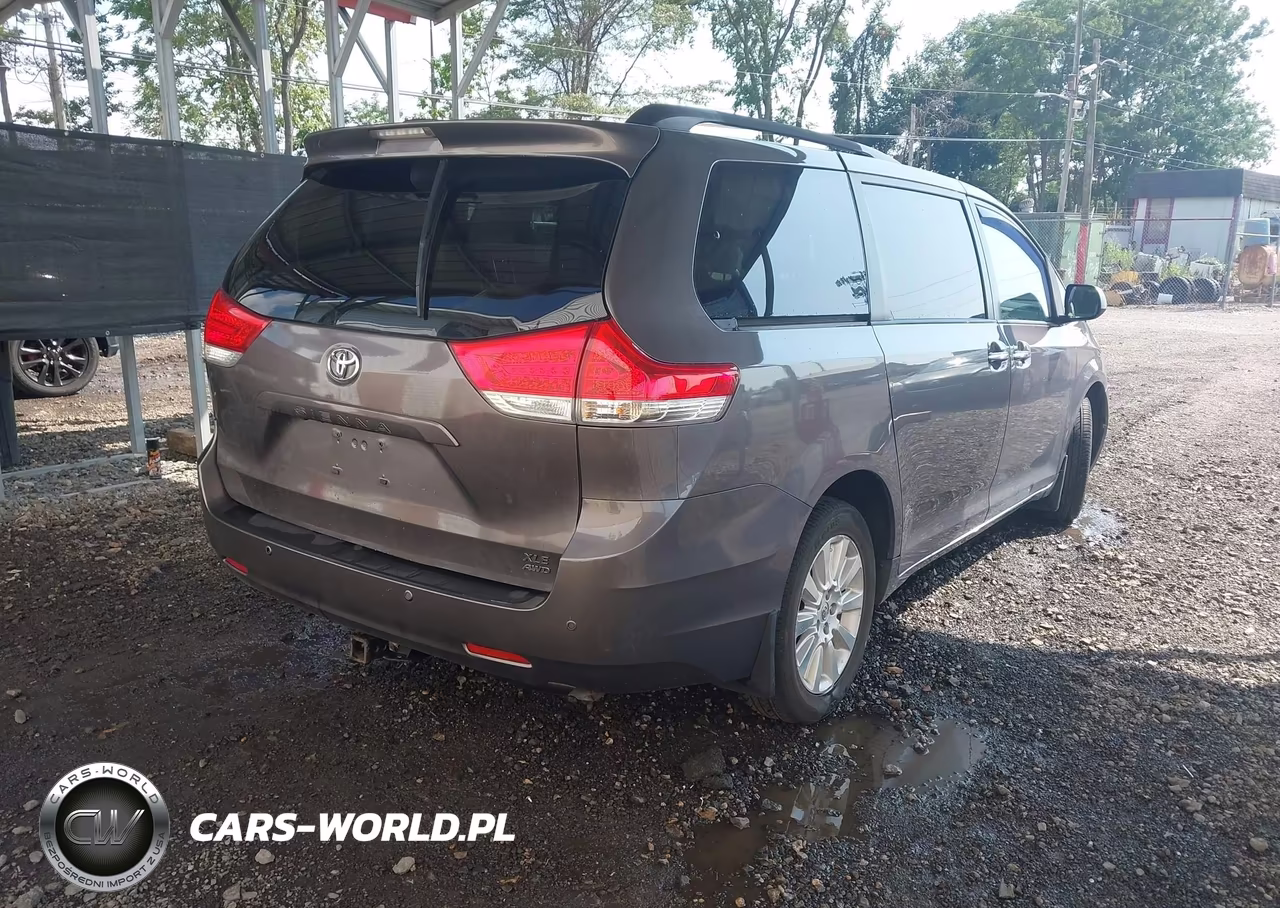 2014 Toyota Sienna Xle 7 Passenger VIN:5TDDK3DC7ES088597 - 4