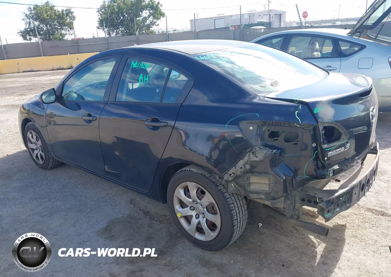 2012 Mazda Mazda3 I Sport VIN:JM1BL1UG0C1592690 - 3