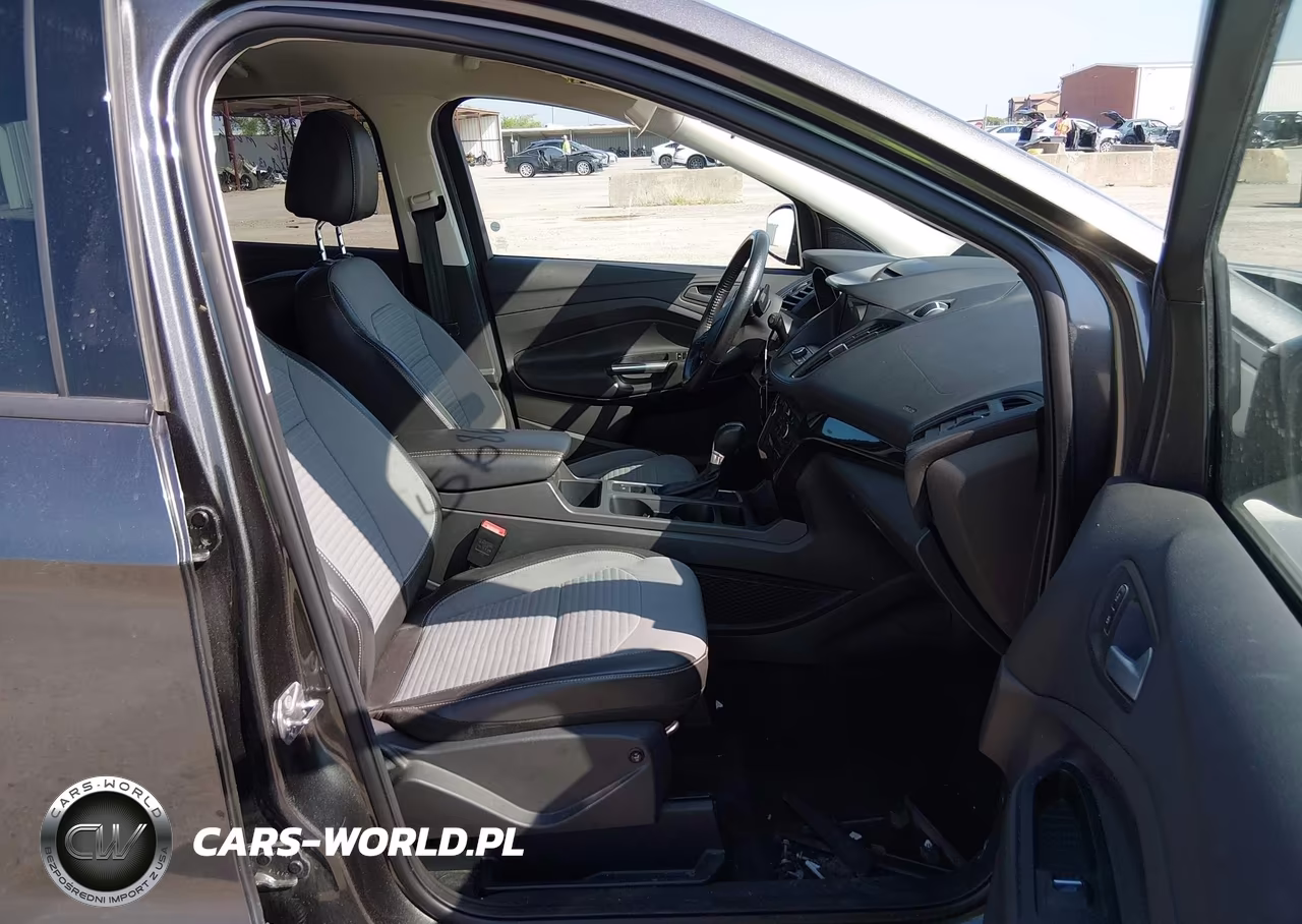 2017 Ford Escape Se VIN:1FMCU9GD2HUA30891 - 5