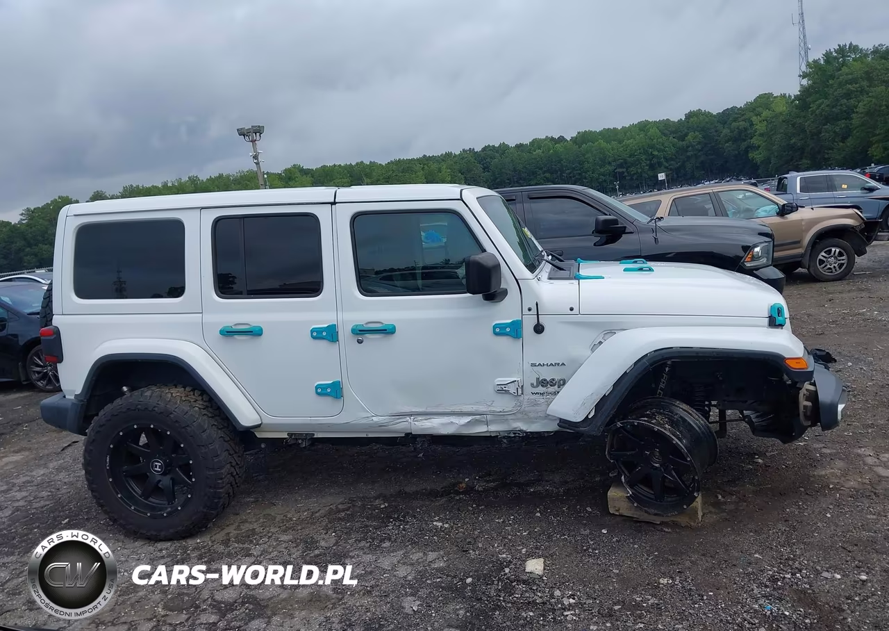 2018 Jeep Wrangler Unlimited Sahara 4X4 VIN:1C4HJXEG9JW164621 - 14