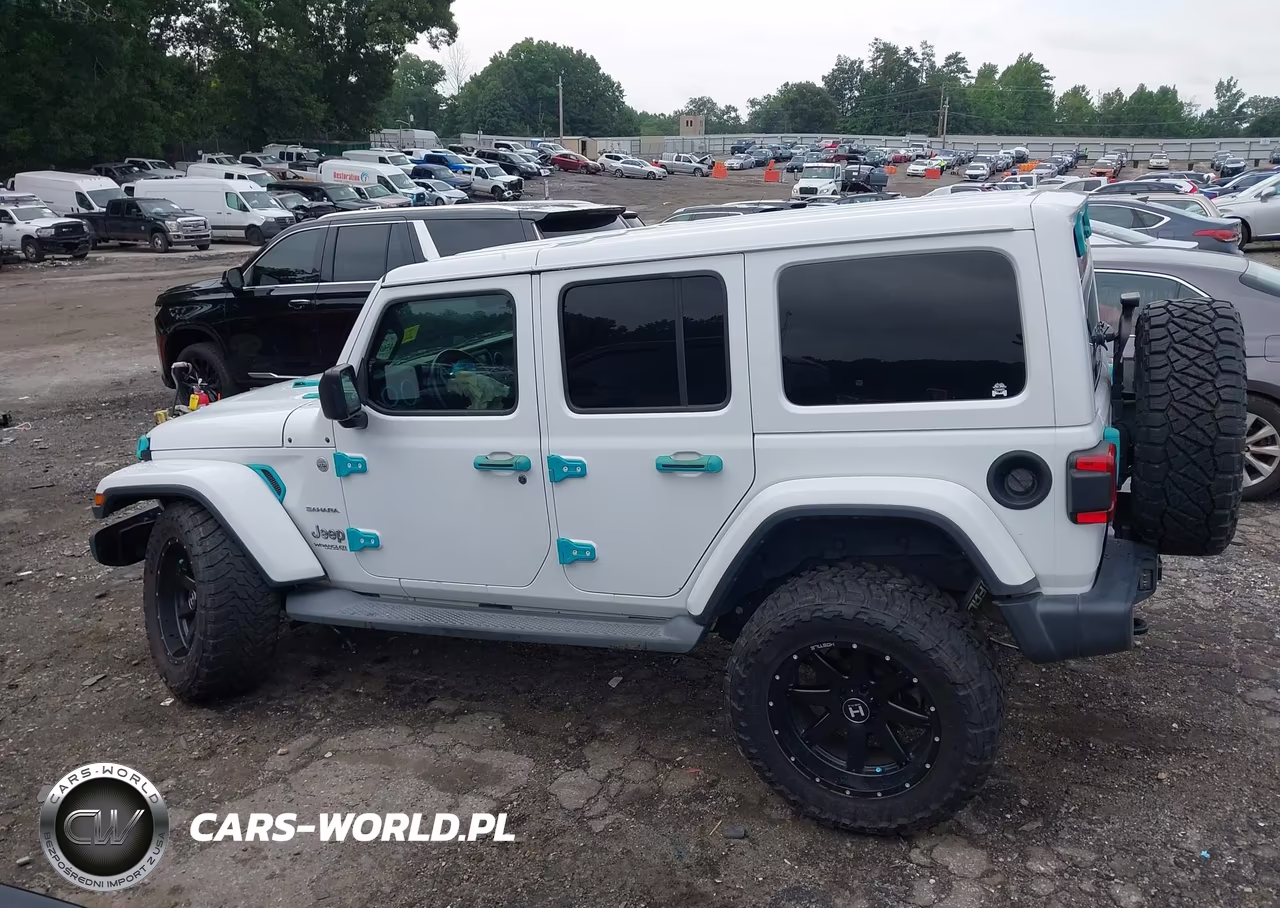 2018 Jeep Wrangler Unlimited Sahara 4X4 VIN:1C4HJXEG9JW164621 - 15