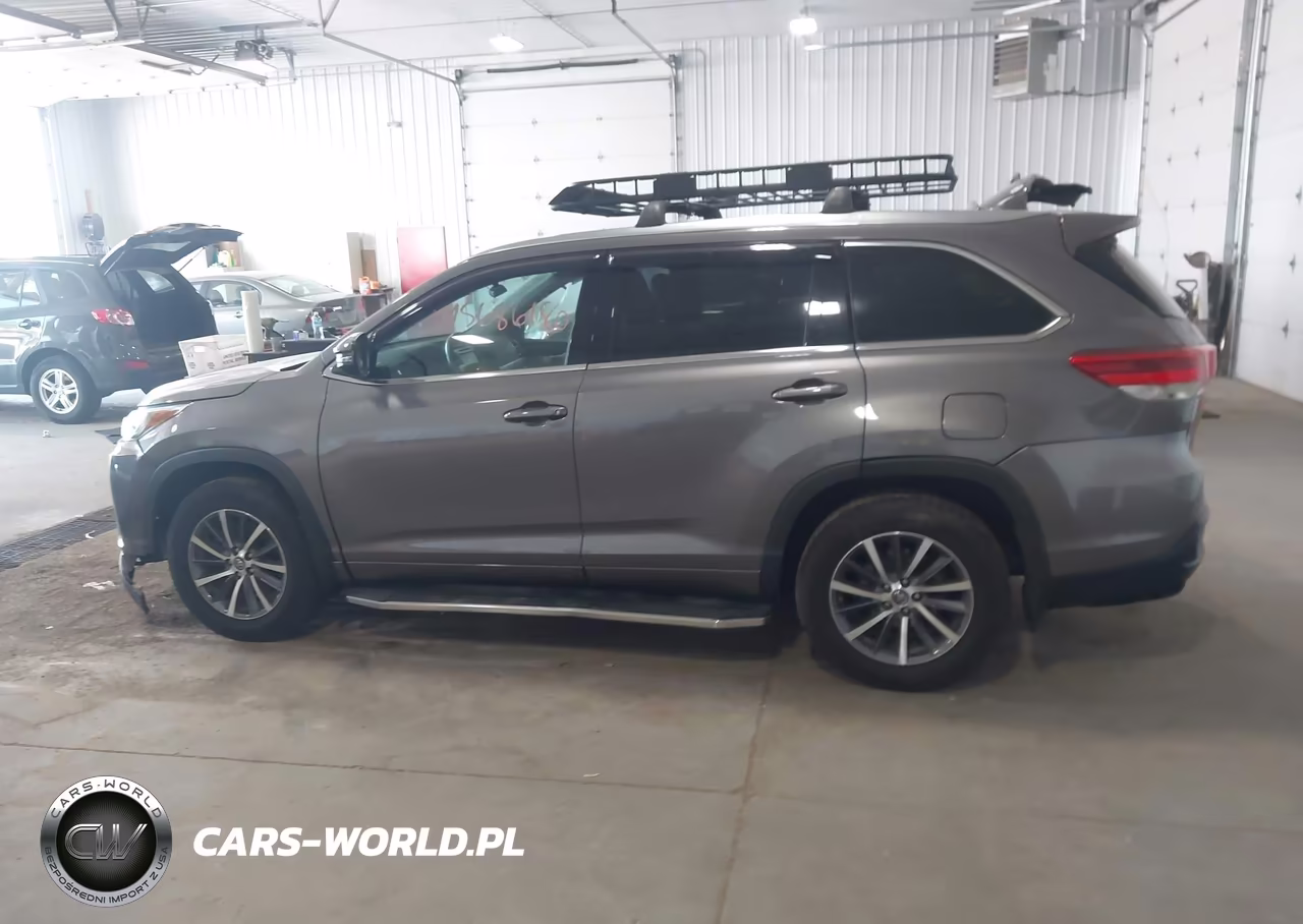 2017 Toyota Highlander Xle VIN:5TDJZRFH8HS456915 - 14