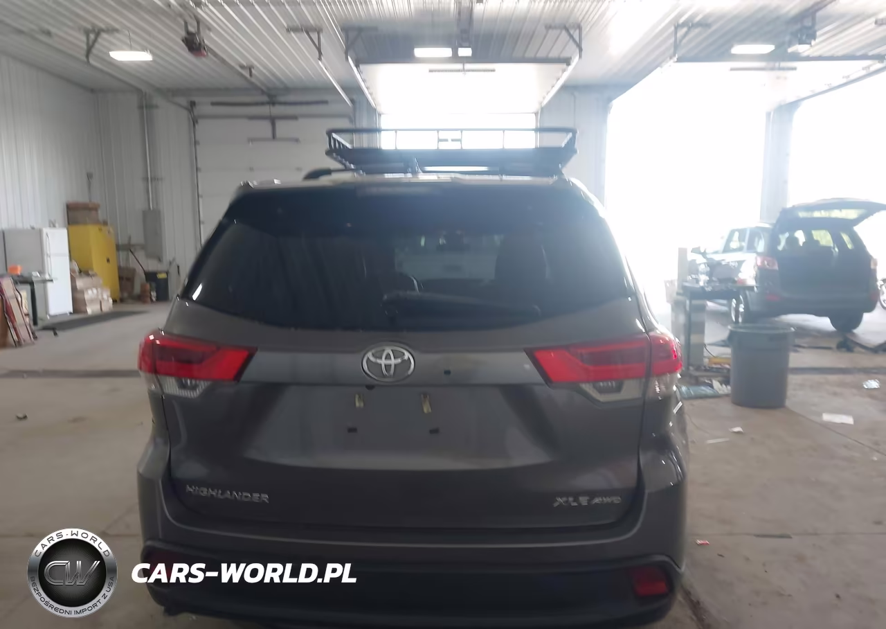 2017 Toyota Highlander Xle VIN:5TDJZRFH8HS456915 - 16