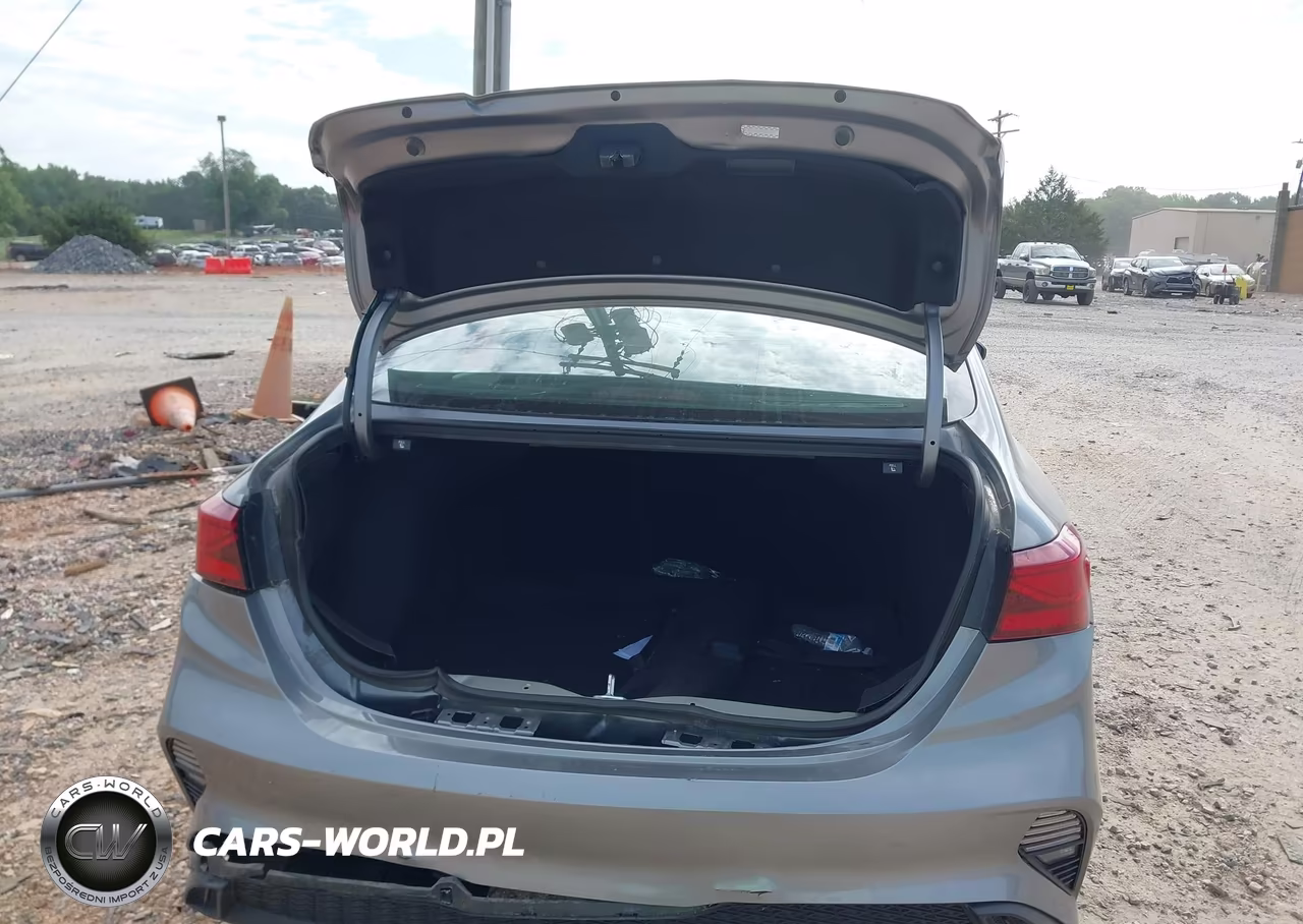 2023 Kia Forte Lxs VIN:3KPF24AD7PE662897 - 6