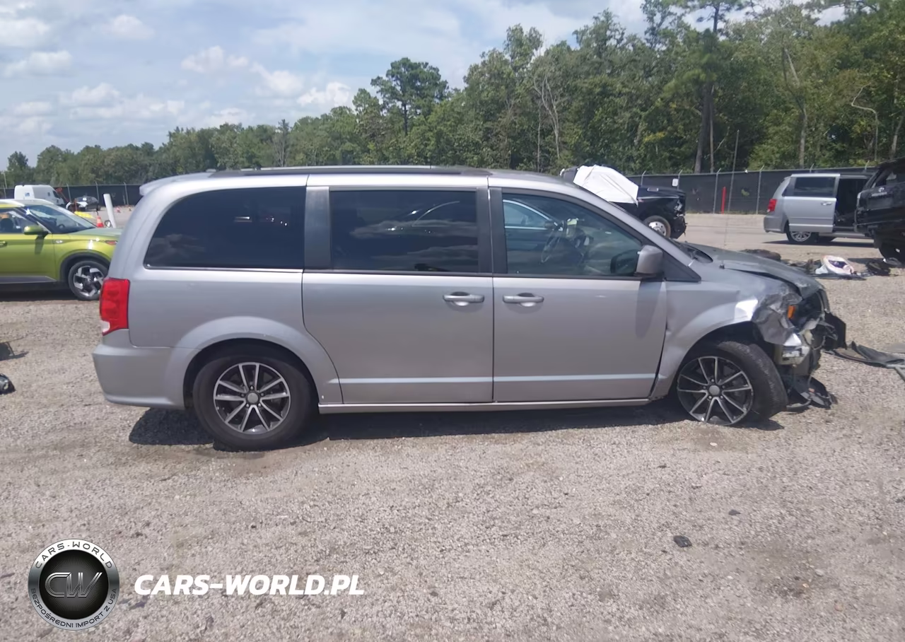 2018 Dodge Grand Caravan Gt VIN:2C4RDGEG4JR255669 - 14