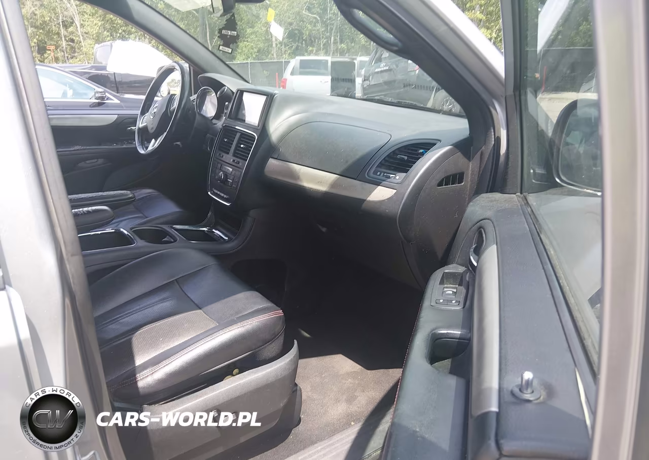 2018 Dodge Grand Caravan Gt VIN:2C4RDGEG4JR255669 - 5