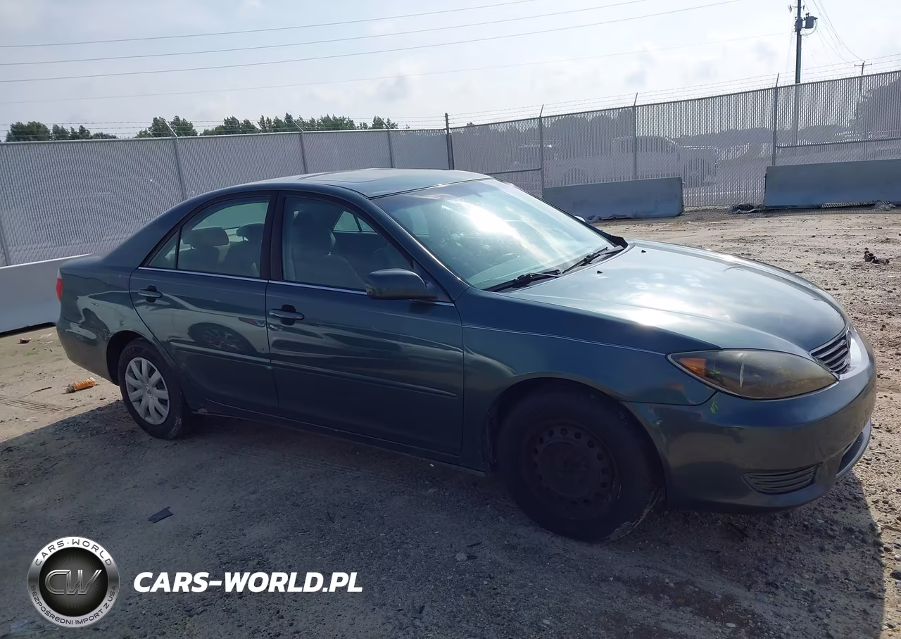 2005 Toyota Camry Le VIN:4T1BE32K85U037528 - 15
