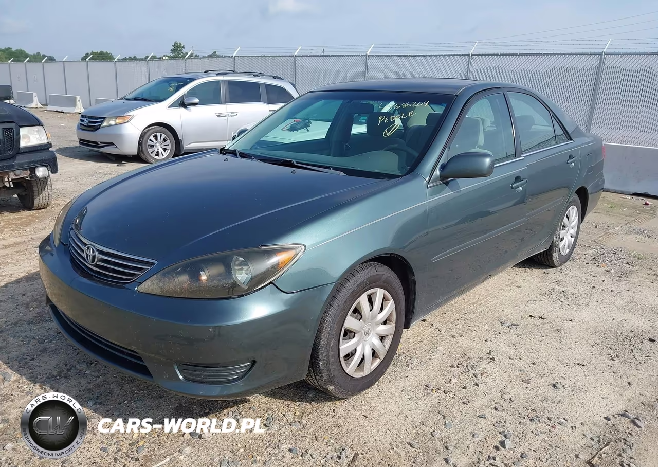 2005 Toyota Camry Le VIN:4T1BE32K85U037528 - 2
