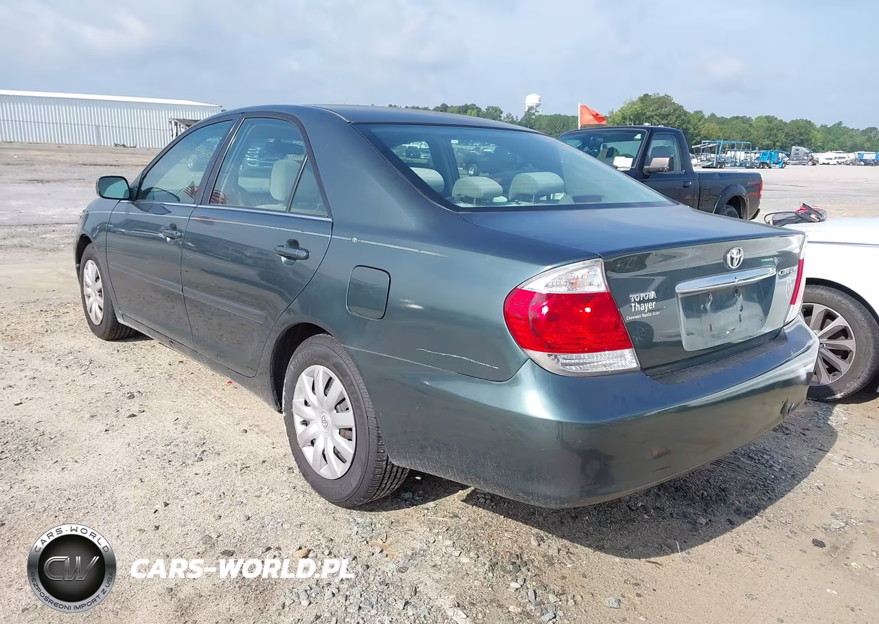 2005 Toyota Camry Le VIN:4T1BE32K85U037528 - 3