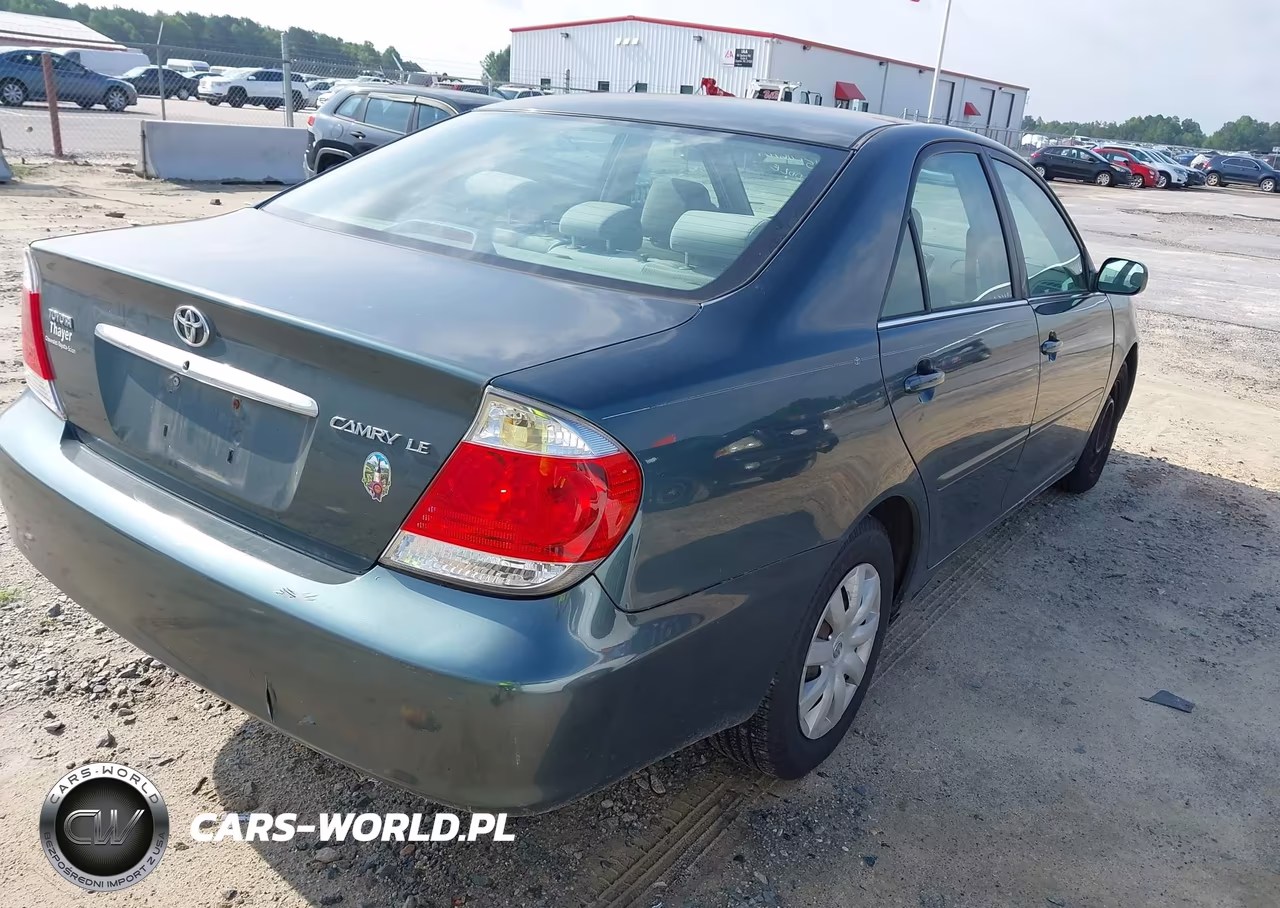 2005 Toyota Camry Le VIN:4T1BE32K85U037528 - 4