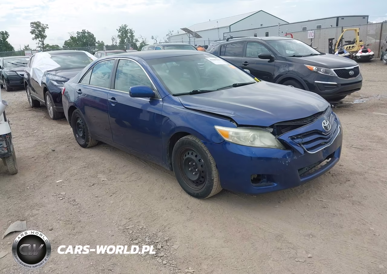 2011 Toyota Camry Le – zdjęcie 1 z 16