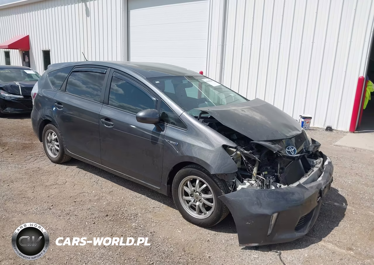 2013 Toyota Prius V Two – zdjęcie 1 z 16
