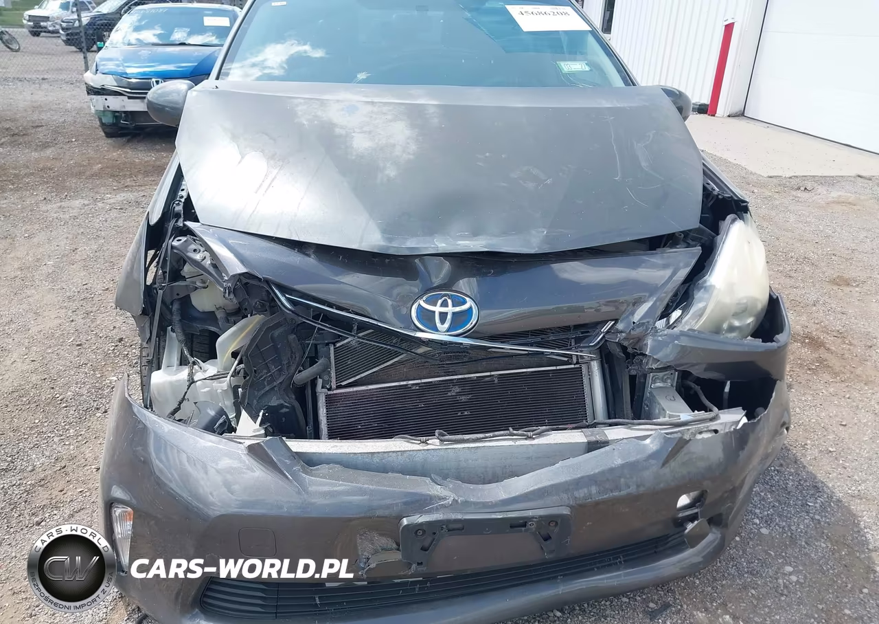 2013 Toyota Prius V Two VIN:JTDZN3EU4D3288177 - 6