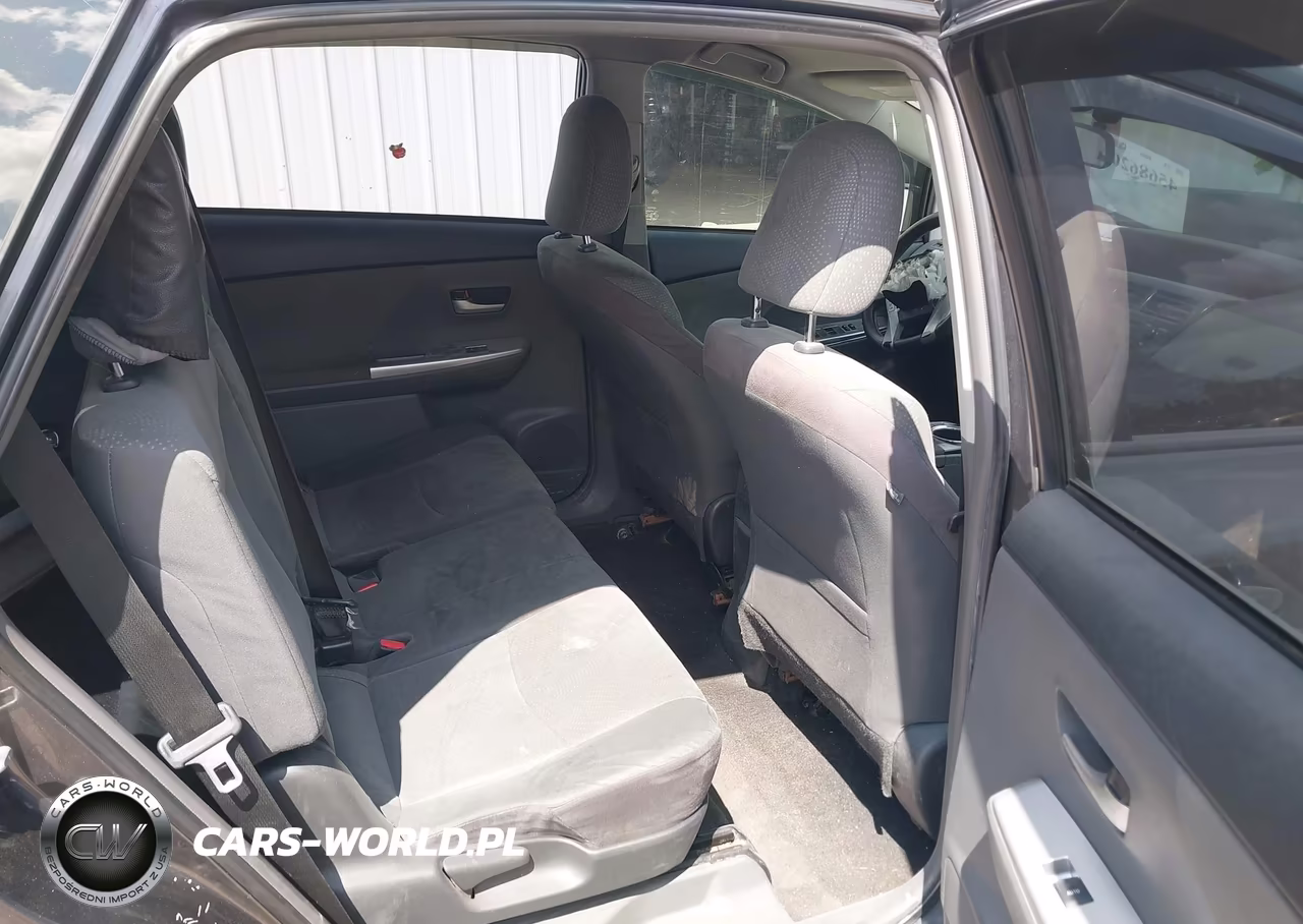 2013 Toyota Prius V Two VIN:JTDZN3EU4D3288177 - 8