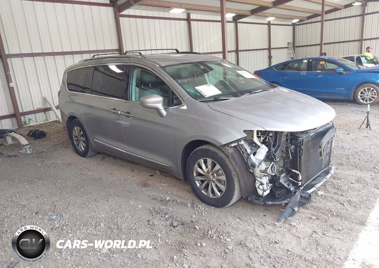 2019 Chrysler Pacifica Touring L – zdjęcie 1 z 17