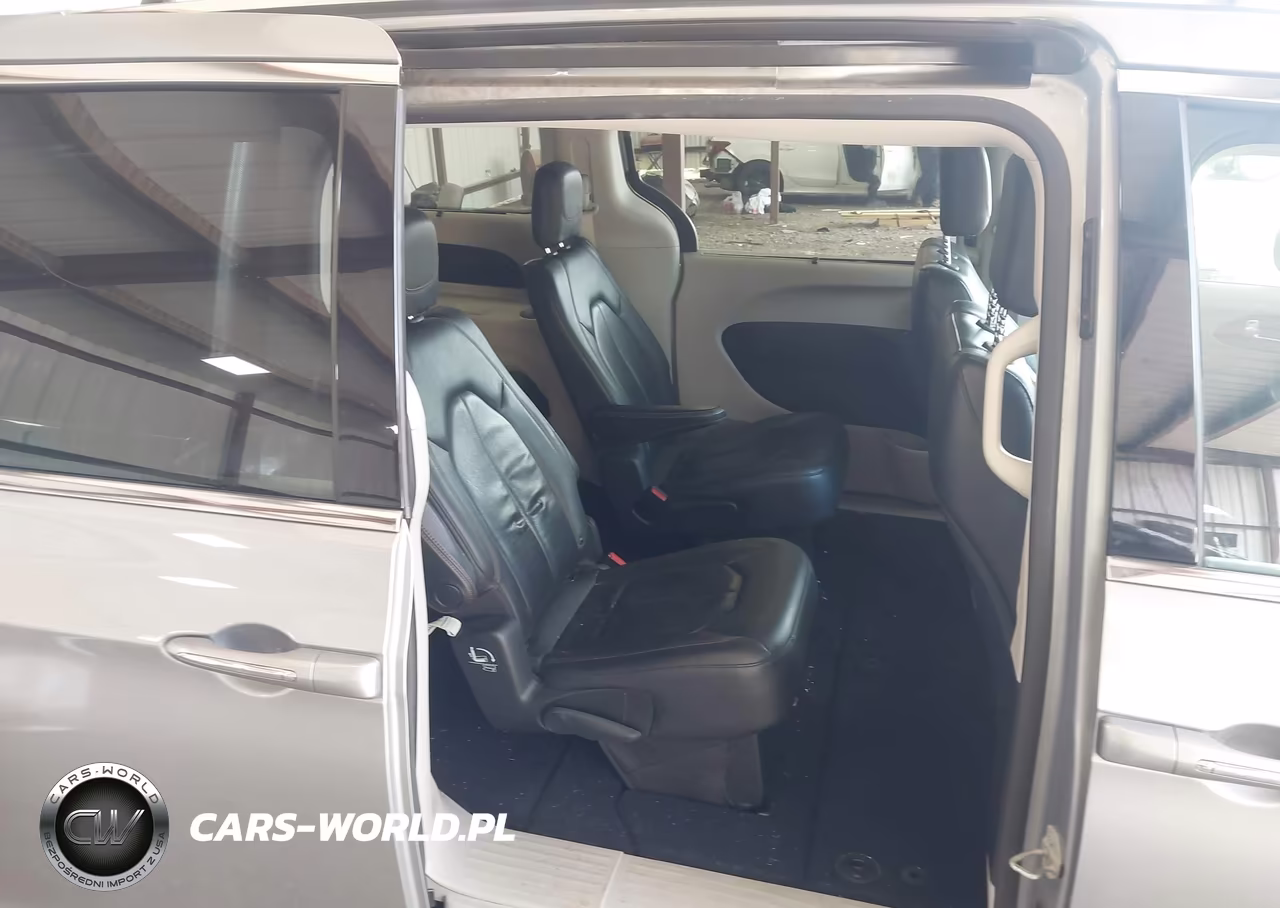 2019 Chrysler Pacifica Touring L VIN:2C4RC1BG7KR547970 - 8