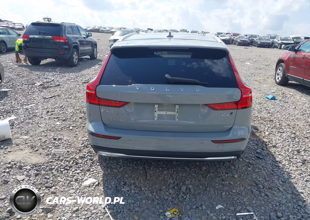 2025 Volvo V60 Cross Country Plus, B5 Awd Gas (Mild Hybrid) VIN:YV4L12WK5S2147613 - 16