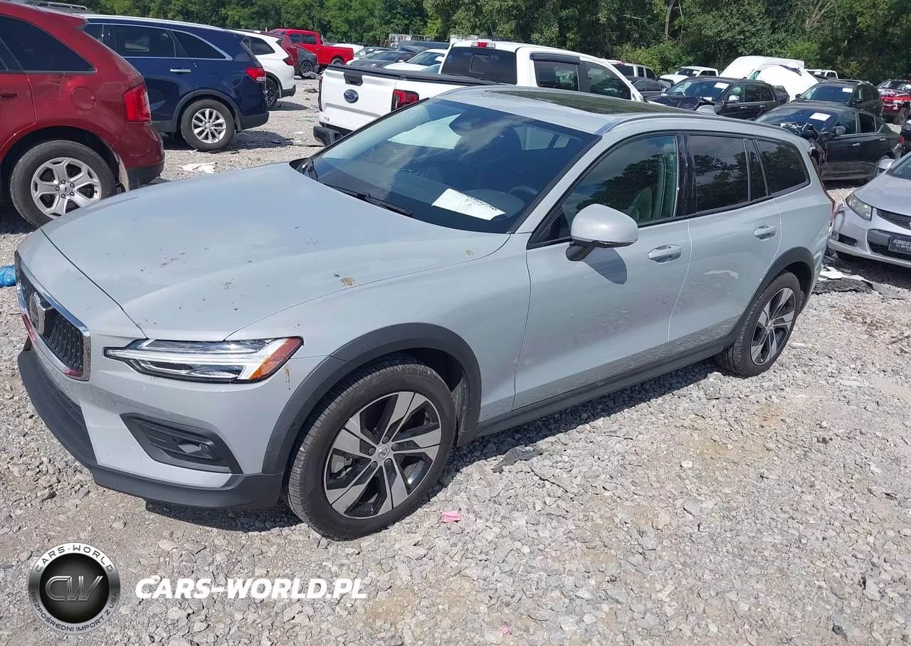 2025 Volvo V60 Cross Country Plus, B5 Awd Gas (Mild Hybrid) VIN:YV4L12WK5S2147613 - 2
