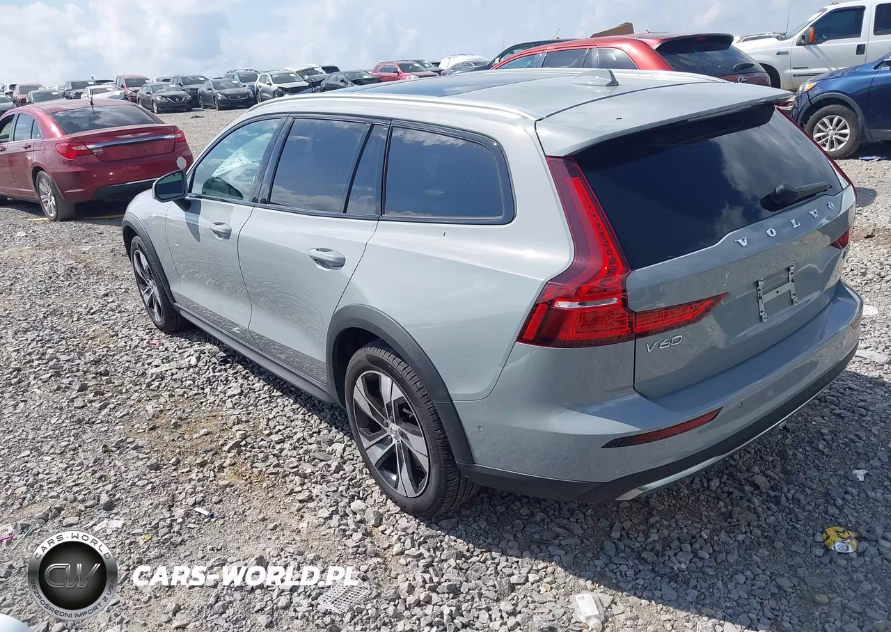 2025 Volvo V60 Cross Country Plus, B5 Awd Gas (Mild Hybrid) VIN:YV4L12WK5S2147613 - 3