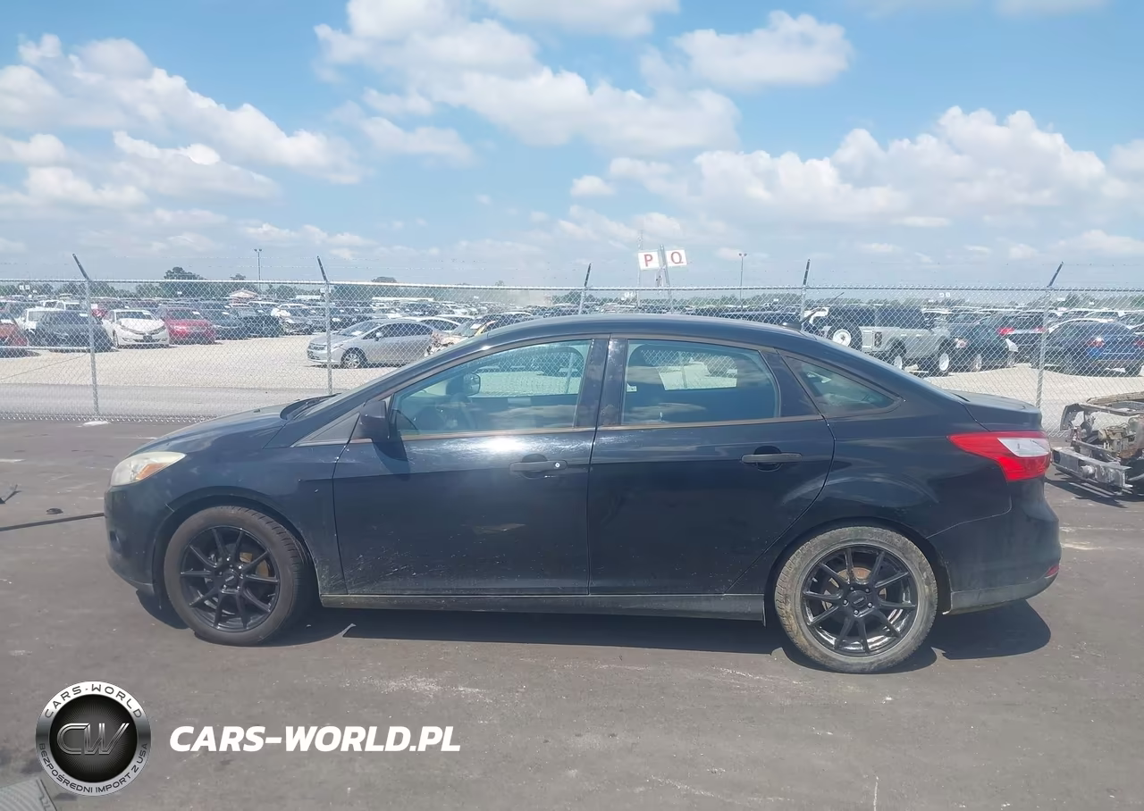 2012 Ford Focus S VIN:1FAHP3E25CL259683 - 13