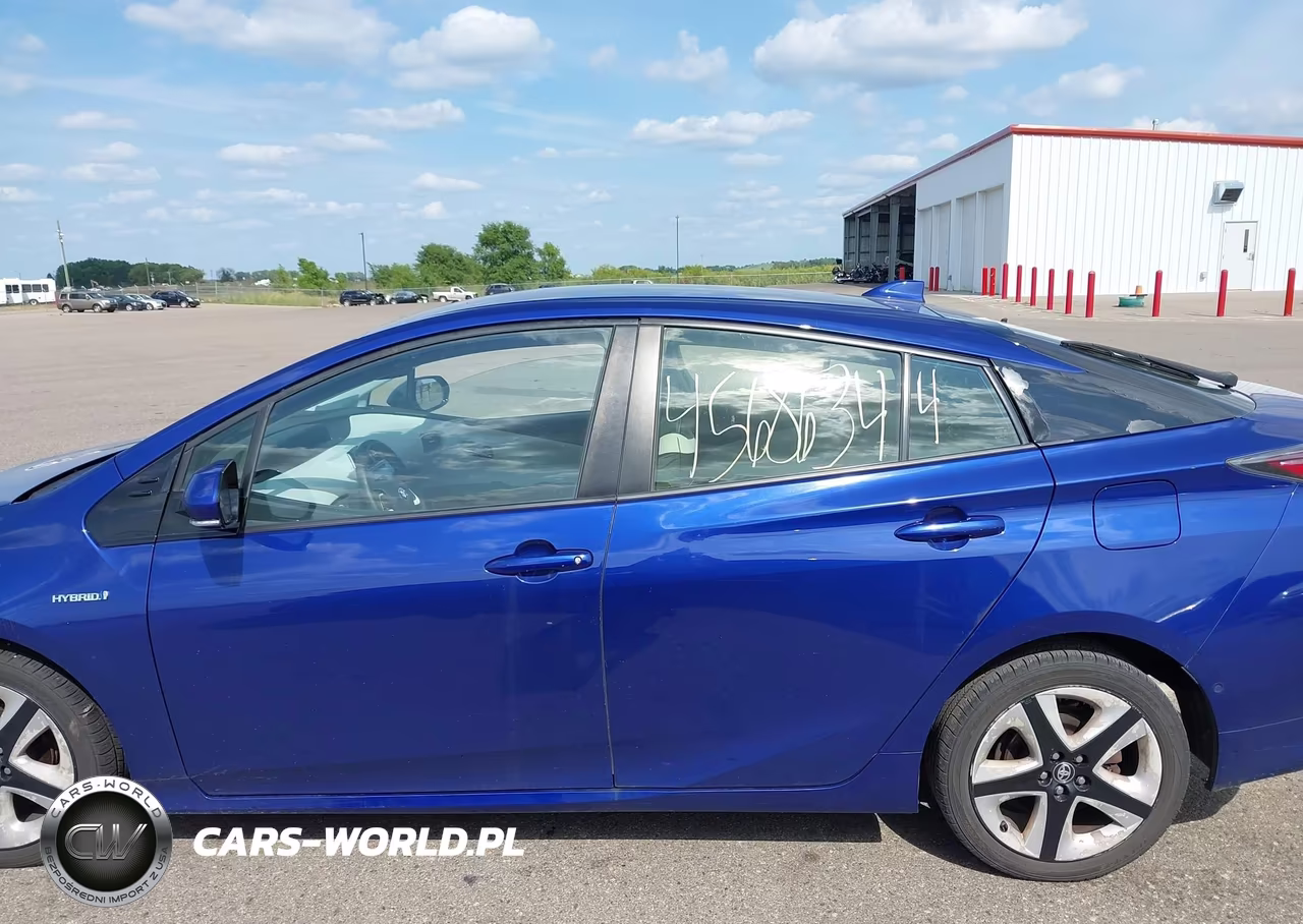 2017 Toyota Prius Four Touring VIN:JTDKARFU3H3528808 - 6