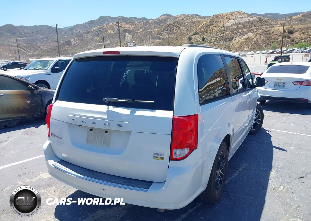 2017 Dodge Grand Caravan Gt VIN:2C4RDGEG4HR690556 - 4