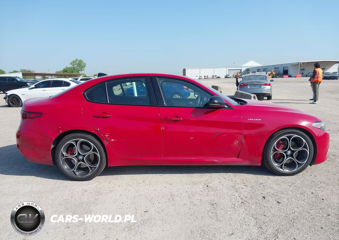 2022 Alfa Romeo Giulia Veloce Awd VIN:ZARFANBN5N7652811 - 13