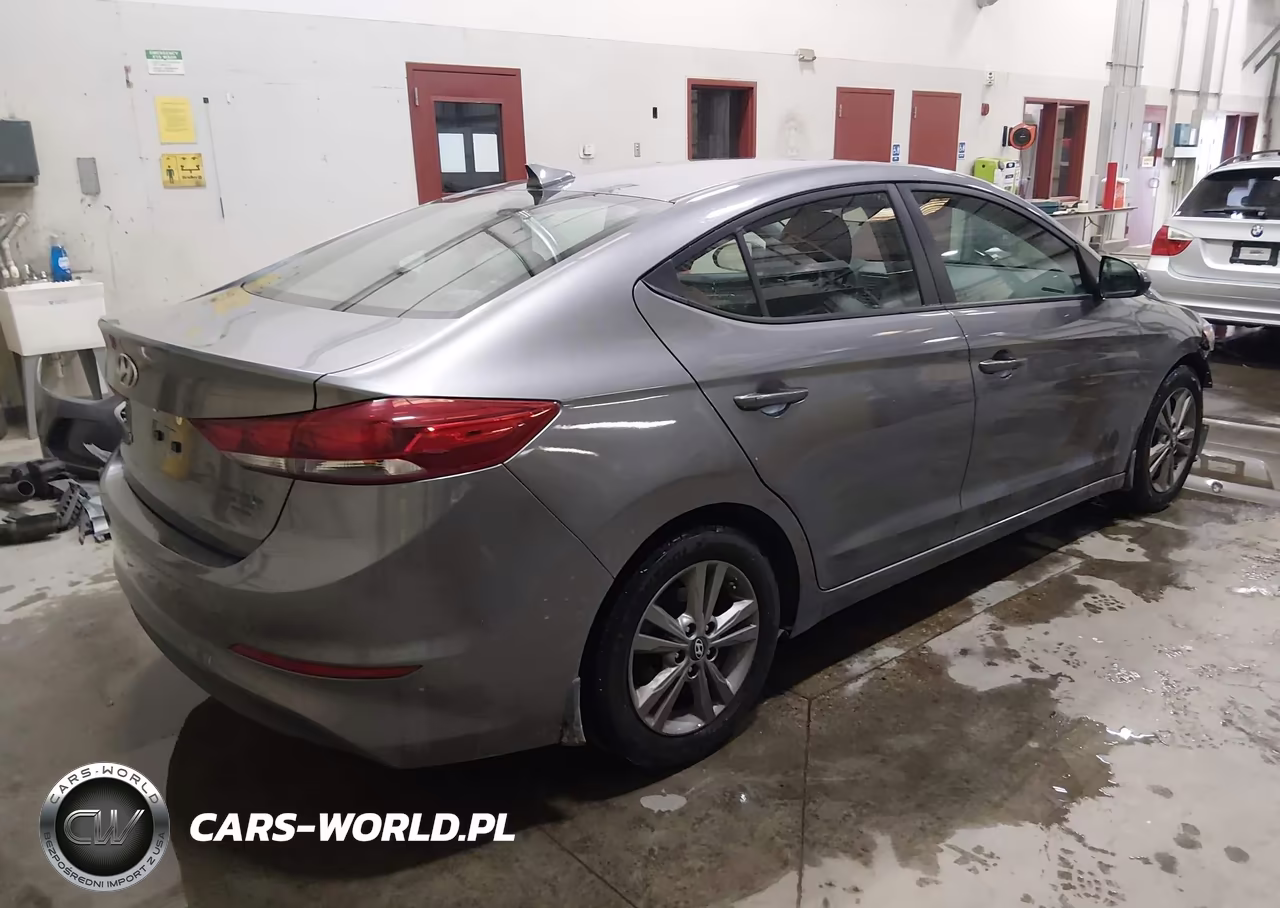 2018 Hyundai Elantra Sel VIN:5NPD84LF7JH333298 - 4