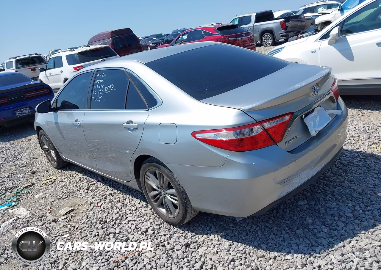 2016 Toyota Camry Se VIN:4T1BF1FK1GU181694 - 3